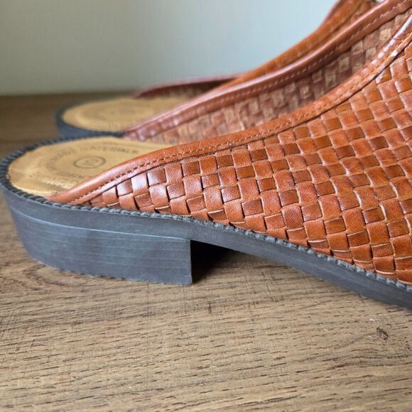 EUC LEATHER CRAFT BY FASHION TRADITION BEAUTIFUL LEATHER WOVEN LOW HEEL MULES 10 - Picture 9 of 15